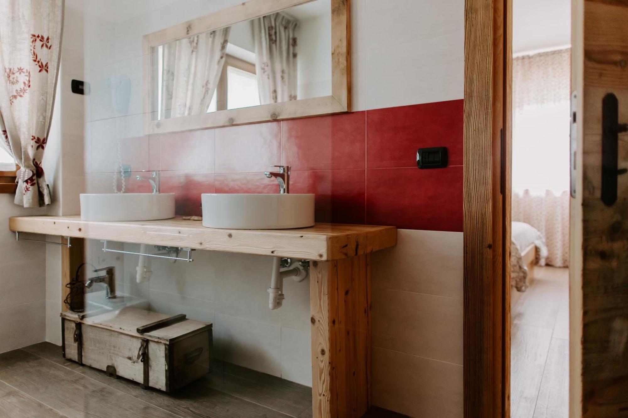 Bed and Breakfast Fra Rose E Mughi Domegge di Cadore Exterior foto
